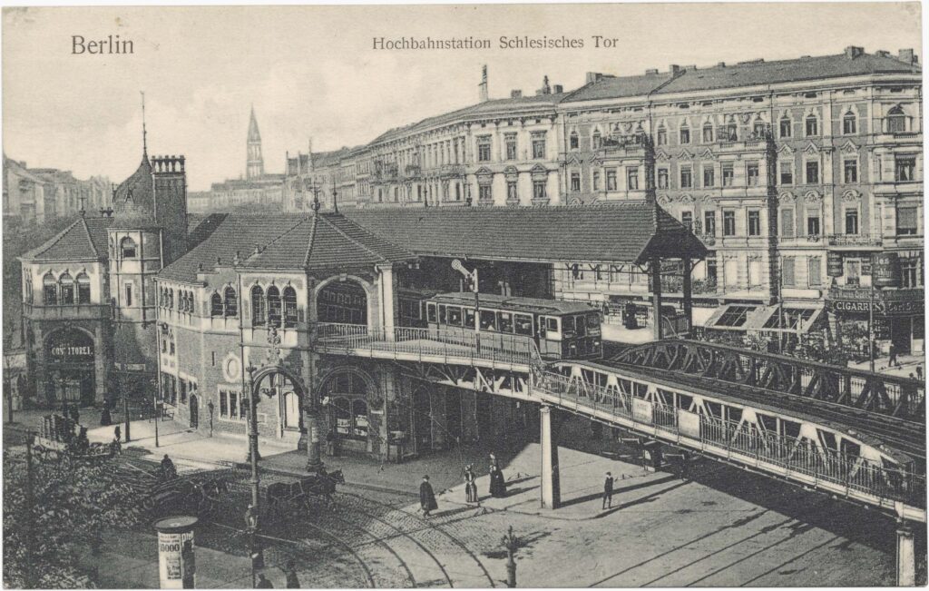 Hochbahnstation Schlesisches Tor, (o. D.), (o. V.), Sammlung: Peter Plewka / FHXB Friedrichshain-Kreuzberg Museum, 3991v.