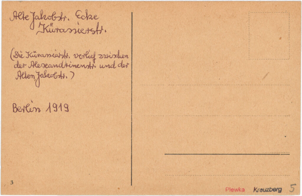 „Vom Berliner Kriegsschauplatz - Schützengraben in der Alten Jakobstraße mit Drahtverhau"  die zeitgenössische Bildunterschrift unter diesem Foto gegenrevolutionärerer Freikorps aus dem Jahr 1919 zeigt, dass die Kämpfe zwischen Freikorps und Revolutionären (bzw. teils auch unbewaffneten Streikenden) als Bürgerkrieg wahrgenommen wurden. SPP / FHXB 0140.