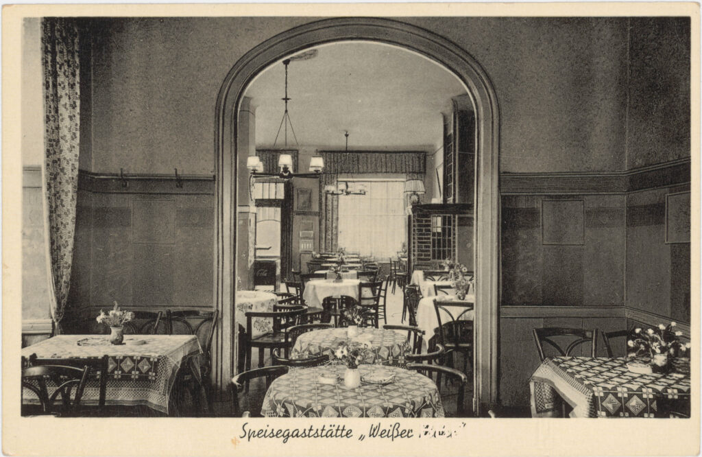 Hier verweist der rassistische Name der Gaststätte auf koloniale Herrschaftsverhältnisse. Gaststätte „Weißer M***“, Dudenstr. 24, o.D., SPP / FHXB 0808.